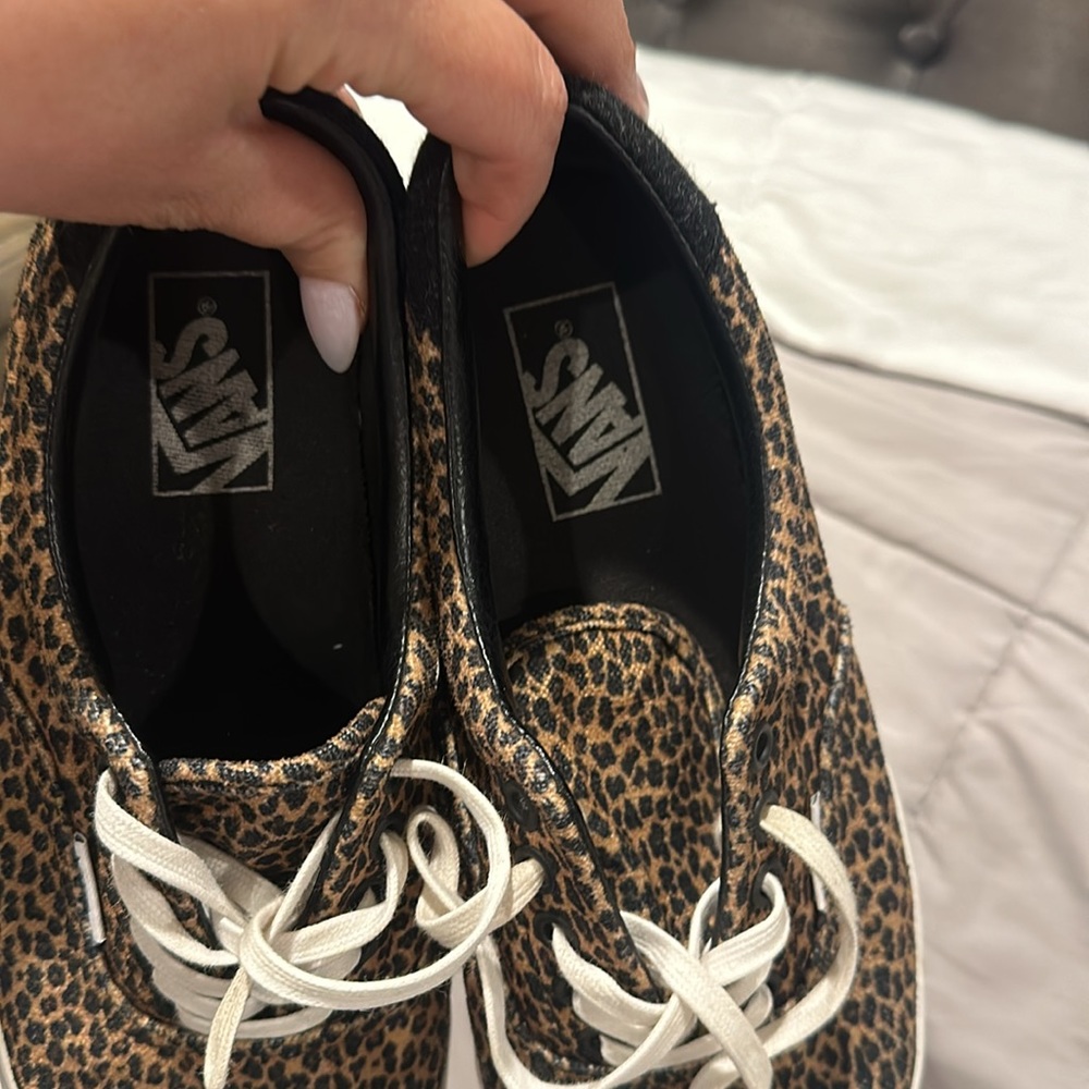 Leopard vans - Picture 6 of 7
